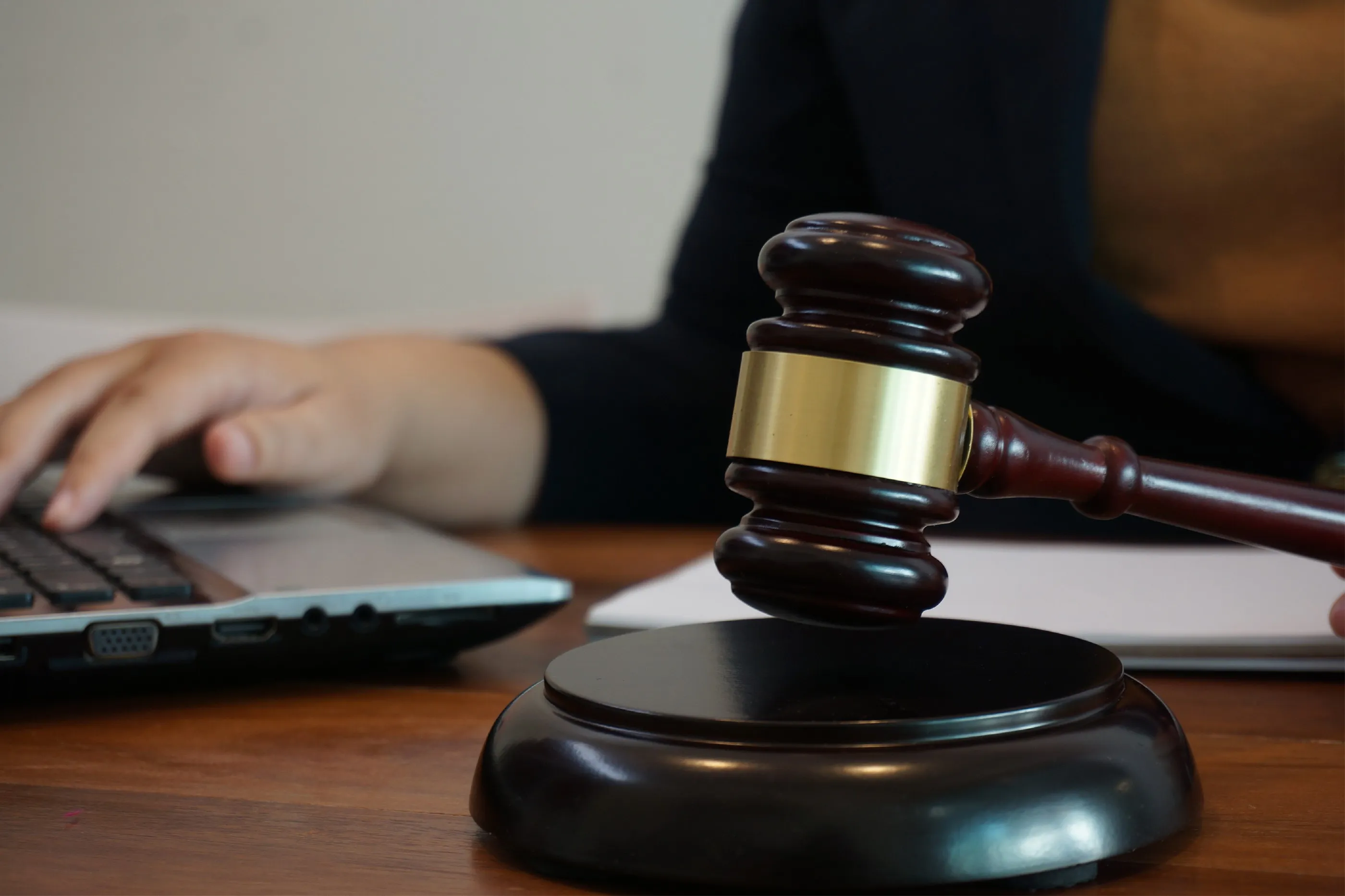 泰国贷款利率法律红线：15%上限、金融机构特权与刑事风险